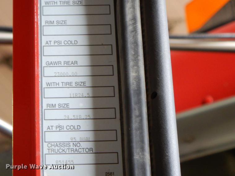 image for item J5642 2000 Kenworth T800 fuel truck