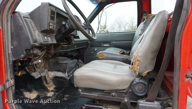 image for item J5644 1998 GMC C7500 service truck