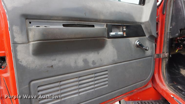 image for item J5644 1998 GMC C7500 service truck