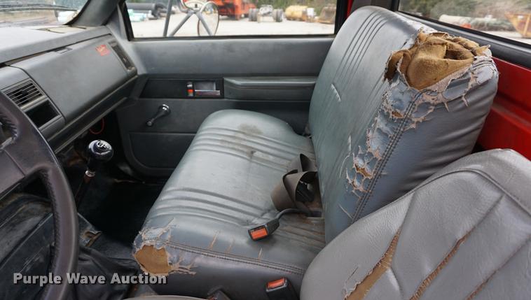 image for item J5644 1998 GMC C7500 service truck