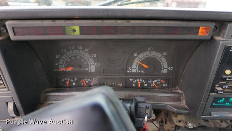 image for item J5644 1998 GMC C7500 service truck