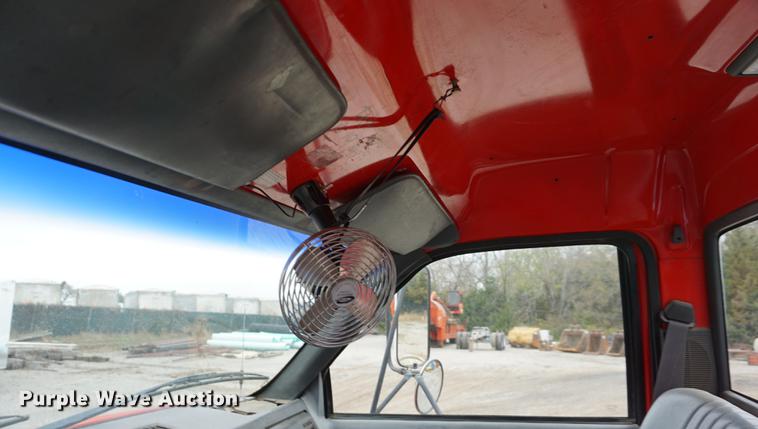 image for item J5644 1998 GMC C7500 service truck