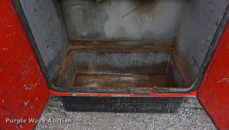 image for item J5644 1998 GMC C7500 service truck