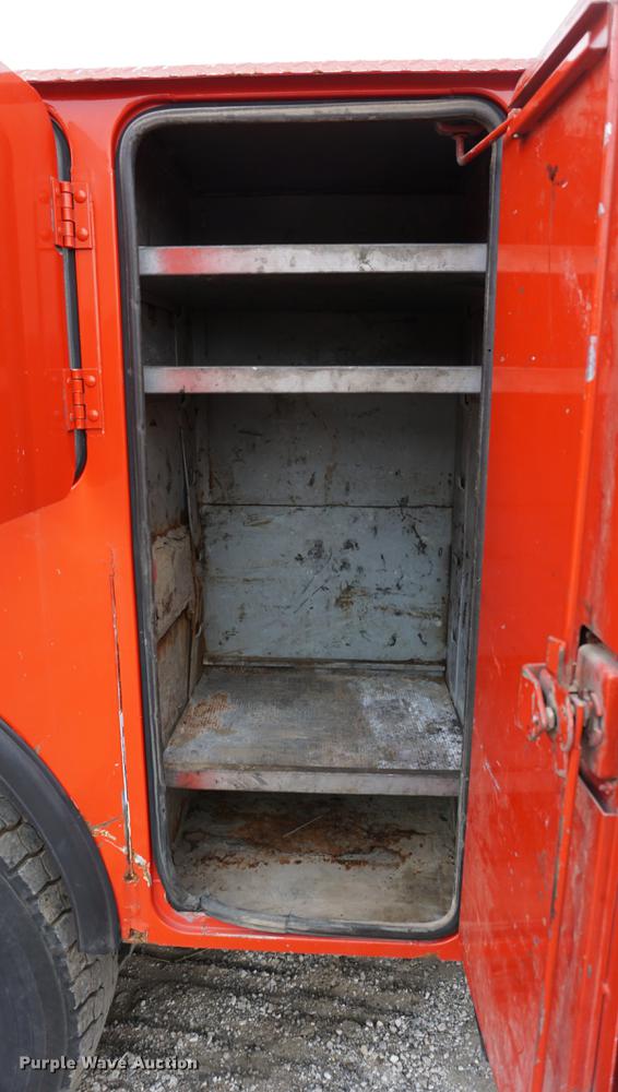 image for item J5644 1998 GMC C7500 service truck