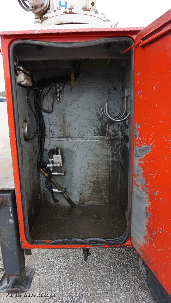 image for item J5644 1998 GMC C7500 service truck