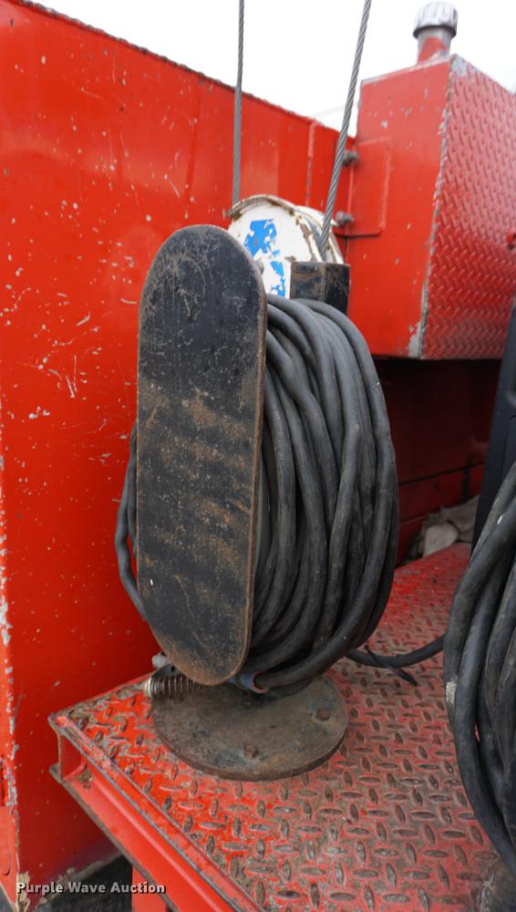 image for item J5644 1998 GMC C7500 service truck