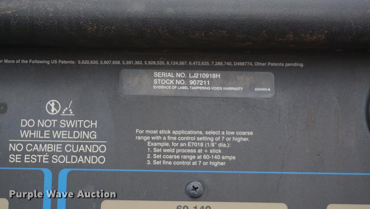 image for item J5644 1998 GMC C7500 service truck