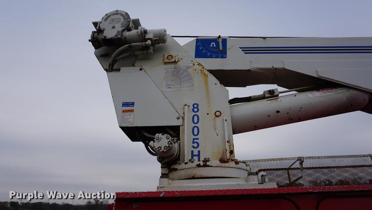 image for item J5644 1998 GMC C7500 service truck