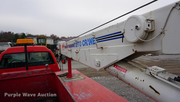 image for item J5644 1998 GMC C7500 service truck