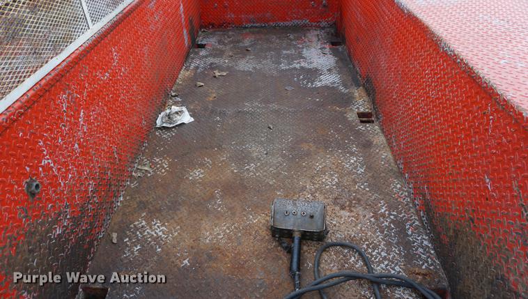 image for item J5644 1998 GMC C7500 service truck