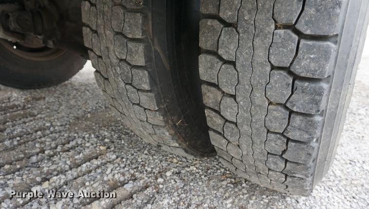 image for item J5644 1998 GMC C7500 service truck