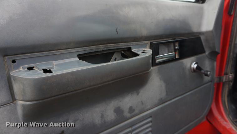 image for item J5644 1998 GMC C7500 service truck