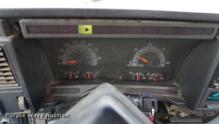 image for item J5644 1998 GMC C7500 service truck