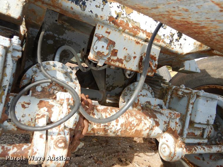 image for item J5645 1952 trailer dolly converter