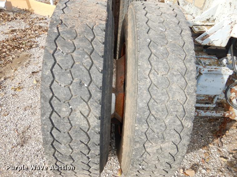 image for item J5645 1952 trailer dolly converter