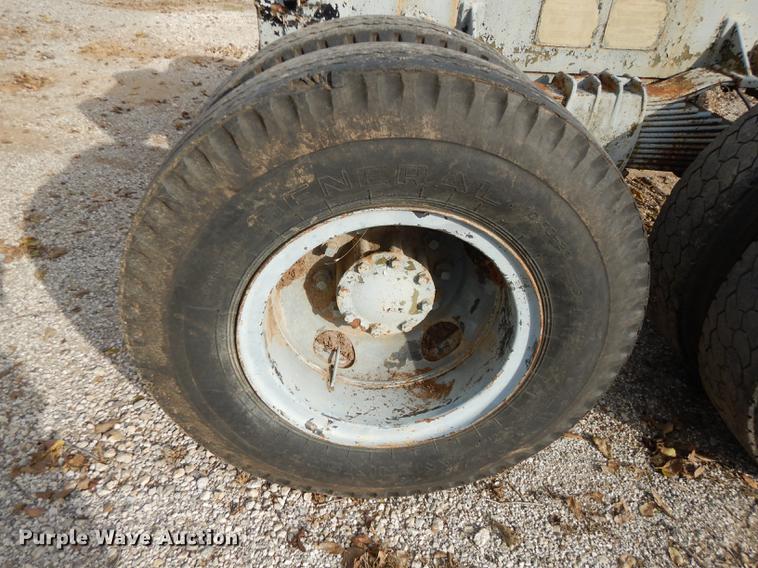 image for item J5645 1952 trailer dolly converter