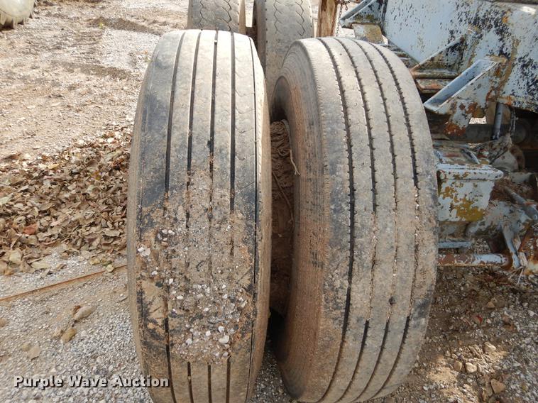 image for item J5645 1952 trailer dolly converter