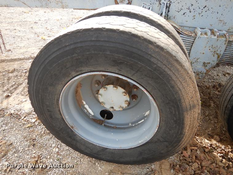 image for item J5645 1952 trailer dolly converter