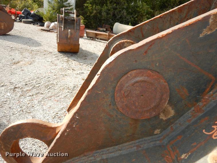 image for item J5647 Esco XDP excavator bucket