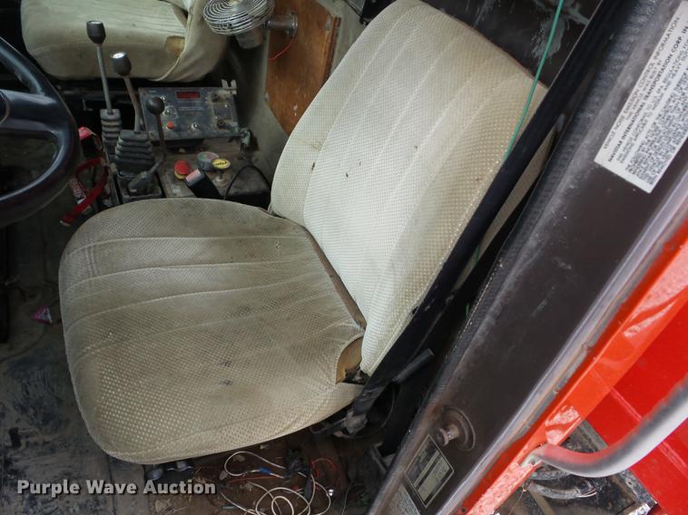 image for item J8582 1993 International 4900 dump truck