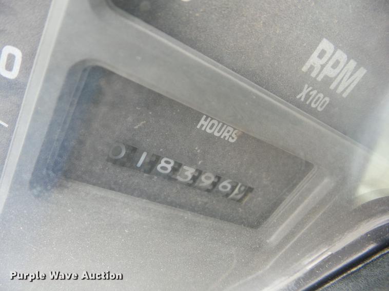 image for item J8582 1993 International 4900 dump truck