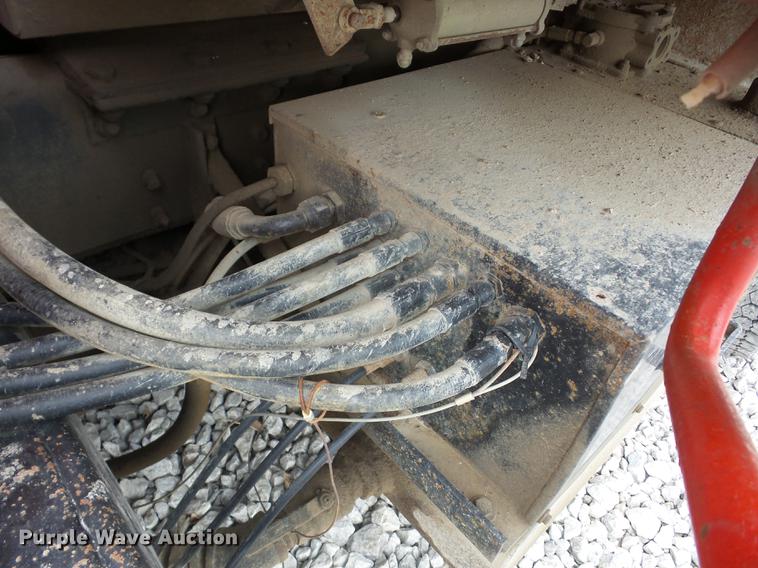 image for item J8582 1993 International 4900 dump truck