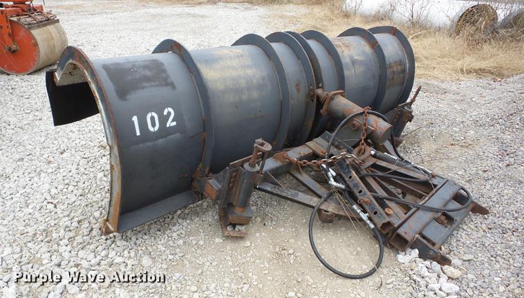 image for item J8582 1993 International 4900 dump truck