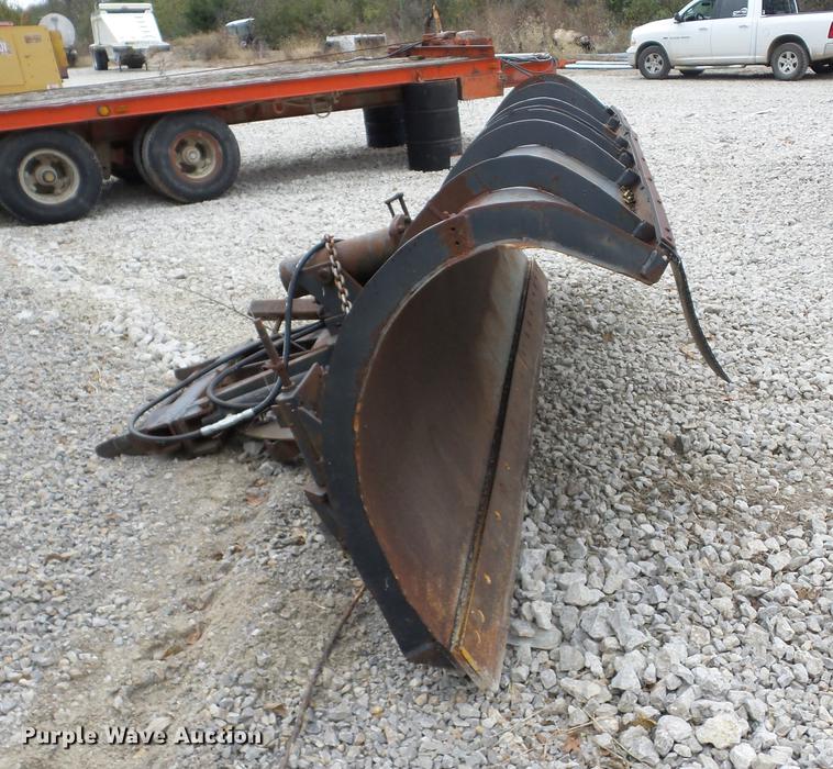 image for item J8582 1993 International 4900 dump truck