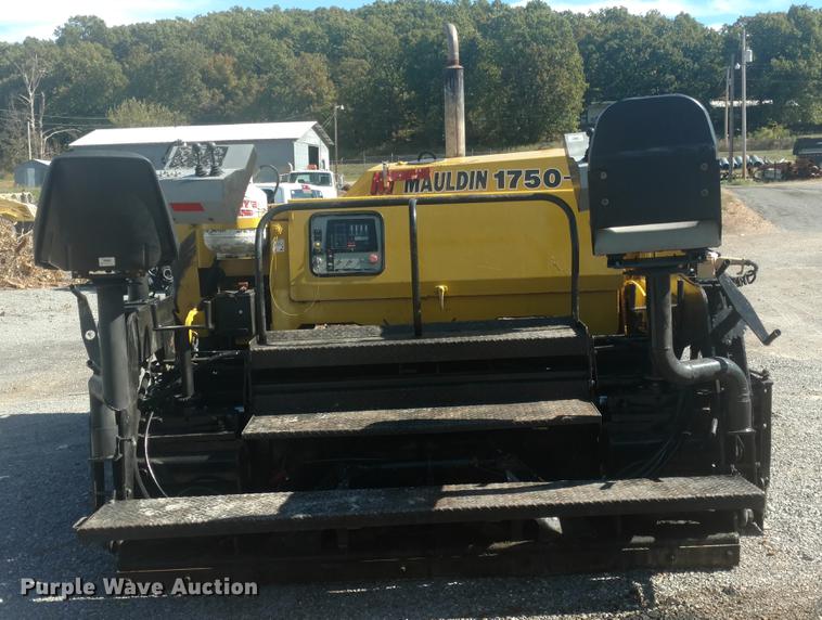 image for item J8588 2005 Mauldin 1750C paver