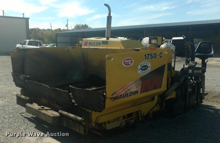 image for item J8588 2005 Mauldin 1750C paver