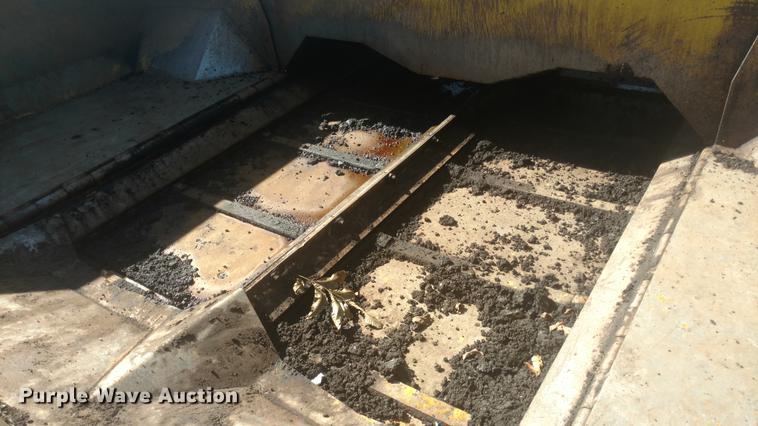 image for item J8588 2005 Mauldin 1750C paver