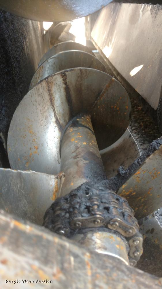 image for item J8588 2005 Mauldin 1750C paver