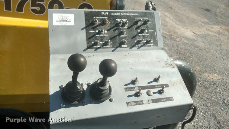 image for item J8588 2005 Mauldin 1750C paver