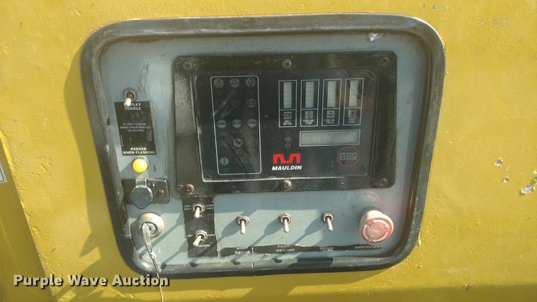 image for item J8588 2005 Mauldin 1750C paver