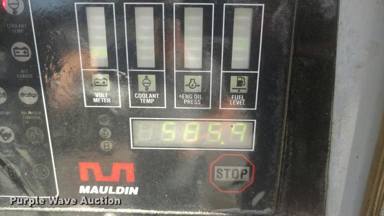 image for item J8588 2005 Mauldin 1750C paver