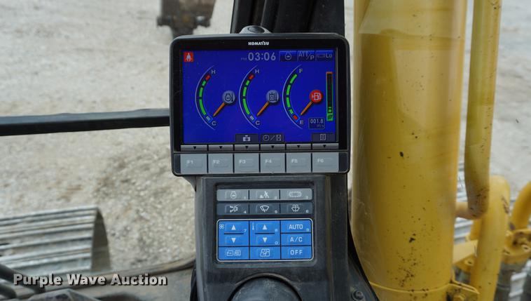 image for item K5823 2013 Komatsu PC240LC-10 excavator