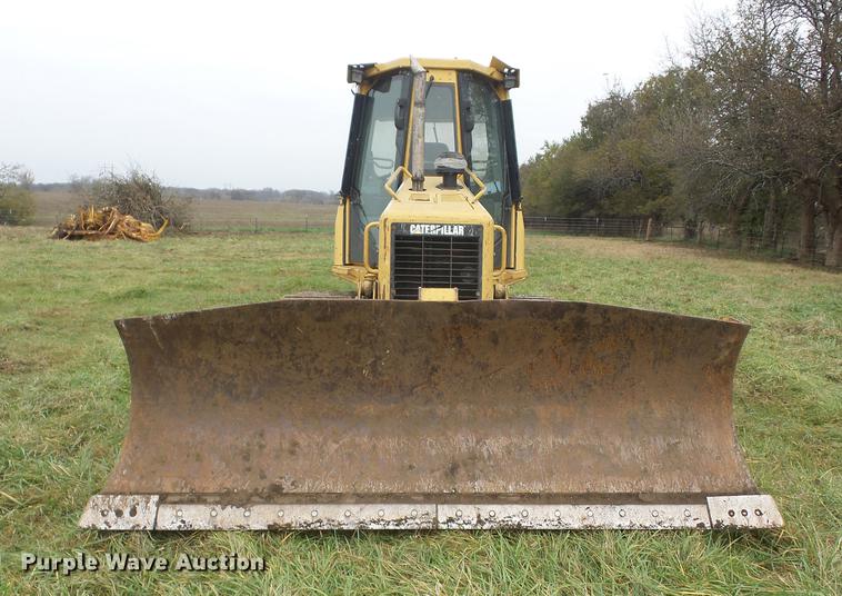 image for item K6329 2001 Caterpillar D5G LGP dozer