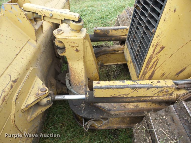 image for item K6329 2001 Caterpillar D5G LGP dozer