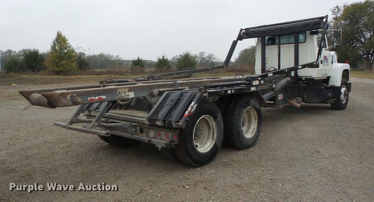 image for item K6330 1995 Ford LT8000 roll-off truck