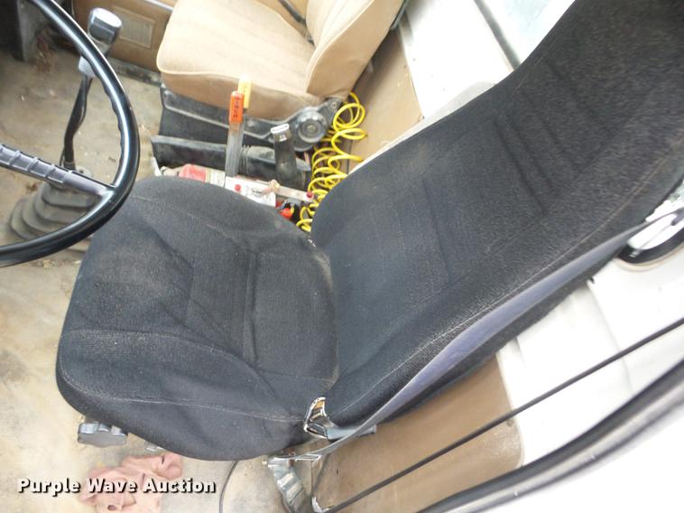 image for item K6330 1995 Ford LT8000 roll-off truck