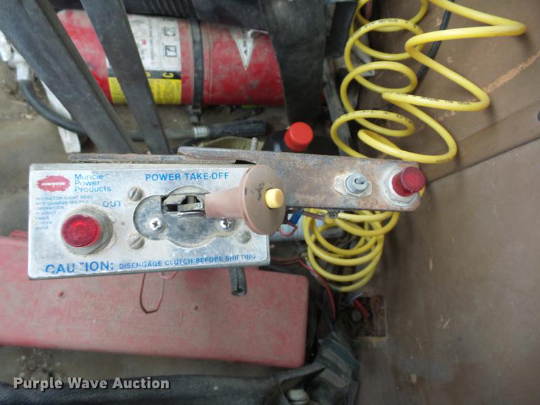 image for item K6330 1995 Ford LT8000 roll-off truck