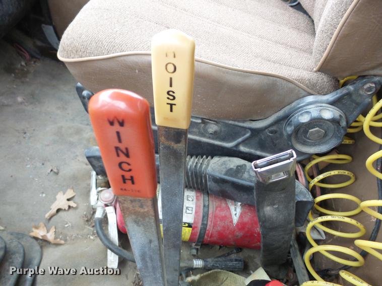 image for item K6330 1995 Ford LT8000 roll-off truck