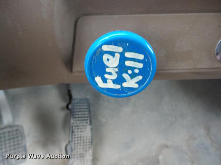 image for item K6330 1995 Ford LT8000 roll-off truck