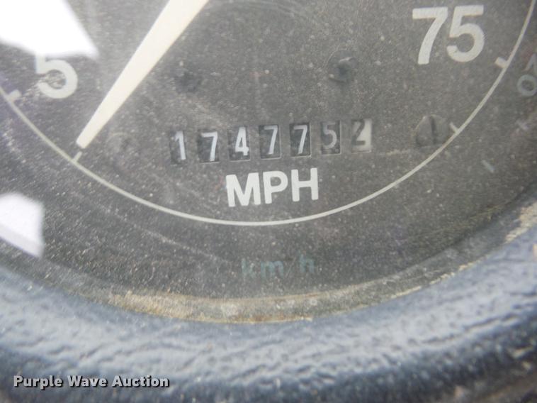 image for item K6330 1995 Ford LT8000 roll-off truck