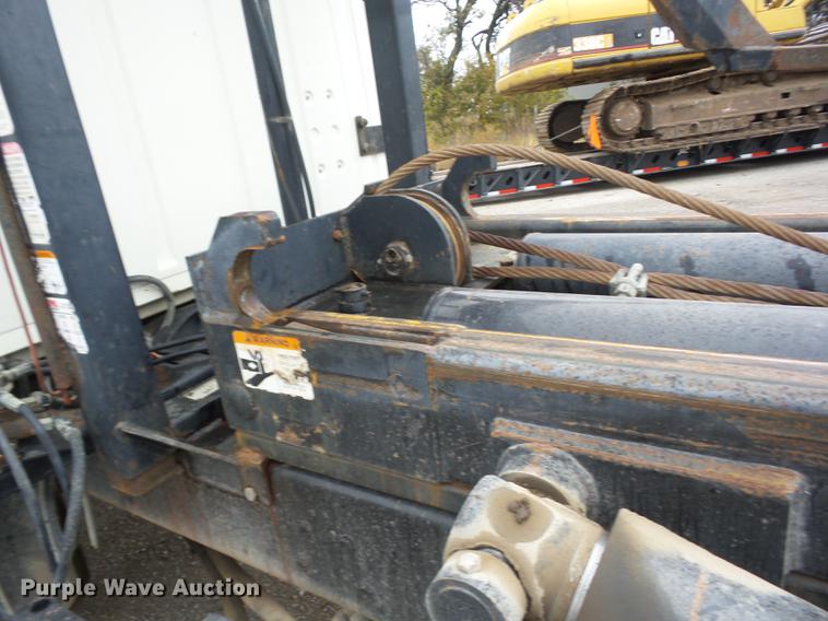 image for item K6330 1995 Ford LT8000 roll-off truck