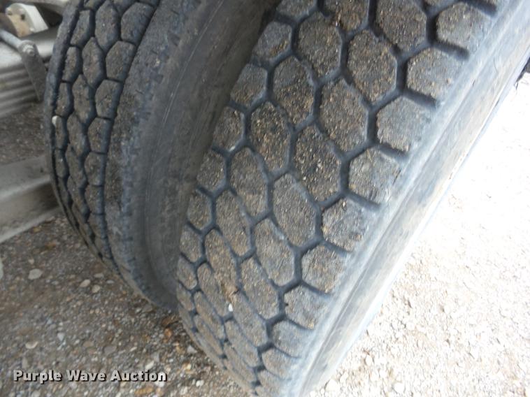 image for item K6330 1995 Ford LT8000 roll-off truck