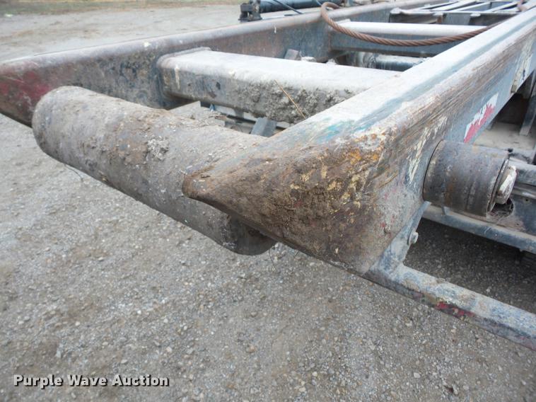 image for item K6330 1995 Ford LT8000 roll-off truck