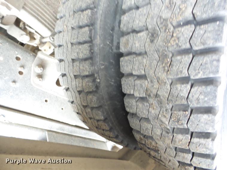 image for item K6330 1995 Ford LT8000 roll-off truck