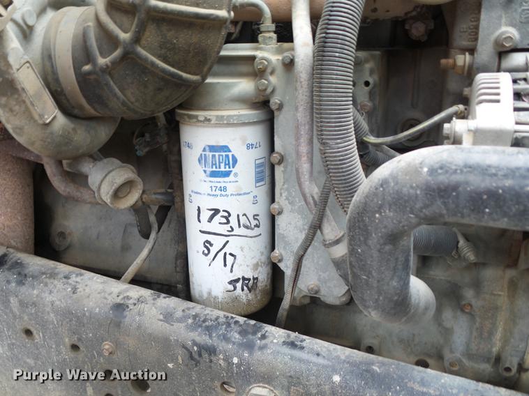 image for item K6330 1995 Ford LT8000 roll-off truck