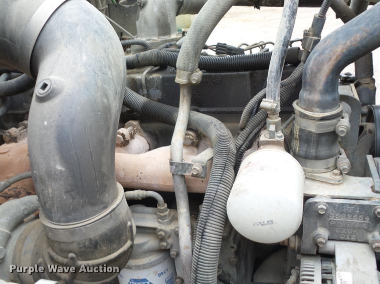 image for item K6330 1995 Ford LT8000 roll-off truck